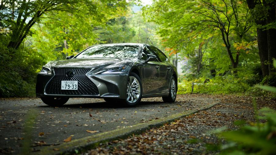  Lexus LS500h 2017 года  (JP) (фото 31 из 35)